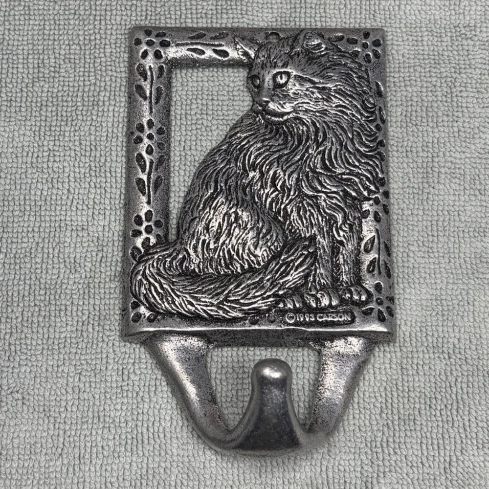Vintage 1993 Carson Pewter Longhair Cat Wall Hook Floral Frame Silver Tone Metal